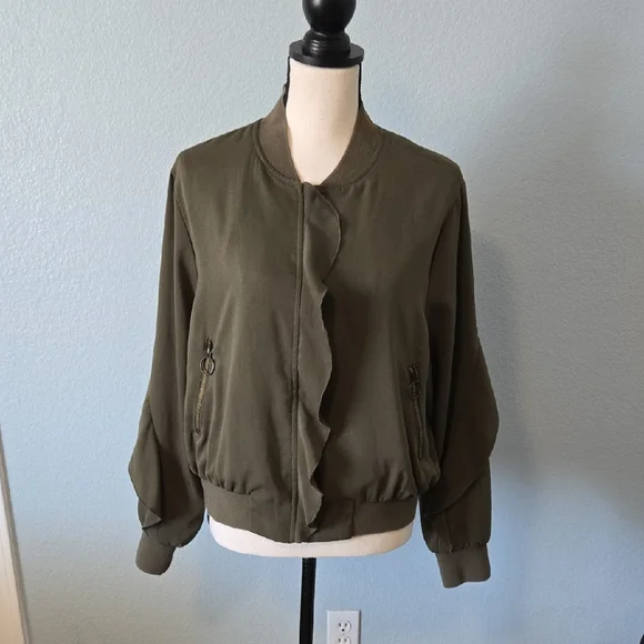 WHO WHAT WEAR Olive Bomber Jacket With Ruffles Bronze Zippered Pockets Sz LARGE - Picture 2 of 14